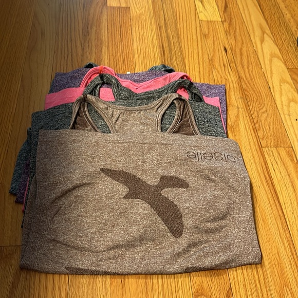 5 tanks - Picture 2 of 2